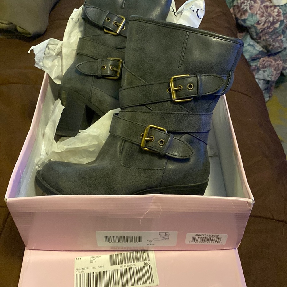Heel boots